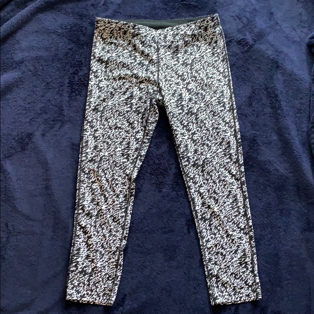 Nike dri-fit patterned leggings